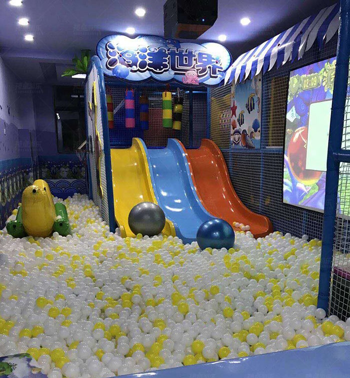 神童王国游乐公园滑梯球池